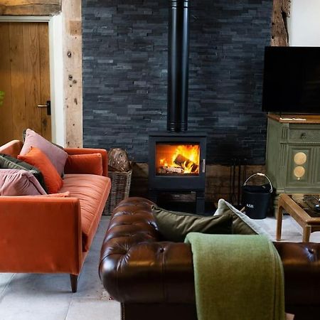 ブリッジノースThe Cart House - Beautiful Contemporary Barn - Hot Tubアパートメント エクステリア 写真