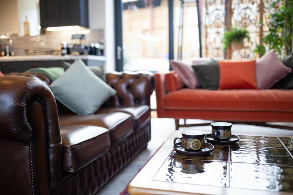 ブリッジノースThe Cart House - Beautiful Contemporary Barn - Hot Tubアパートメント エクステリア 写真