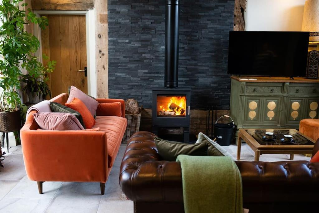 ブリッジノースThe Cart House - Beautiful Contemporary Barn - Hot Tubアパートメント エクステリア 写真